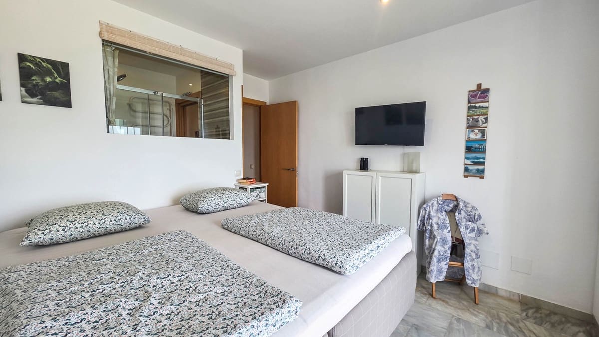 2 soverom Hus til salgs i Manilva med svømmebasseng - € 330 000 (Ref: 10140574)