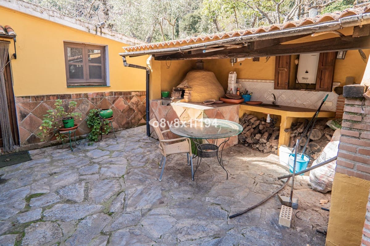 5 bedroom Finca/Country House for sale in Jubrique with pool - € 995,000 (Ref: 10140601)