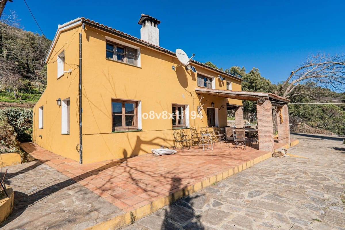 5 bedroom Finca/Country House for sale in Jubrique with pool - € 995,000 (Ref: 10140601)