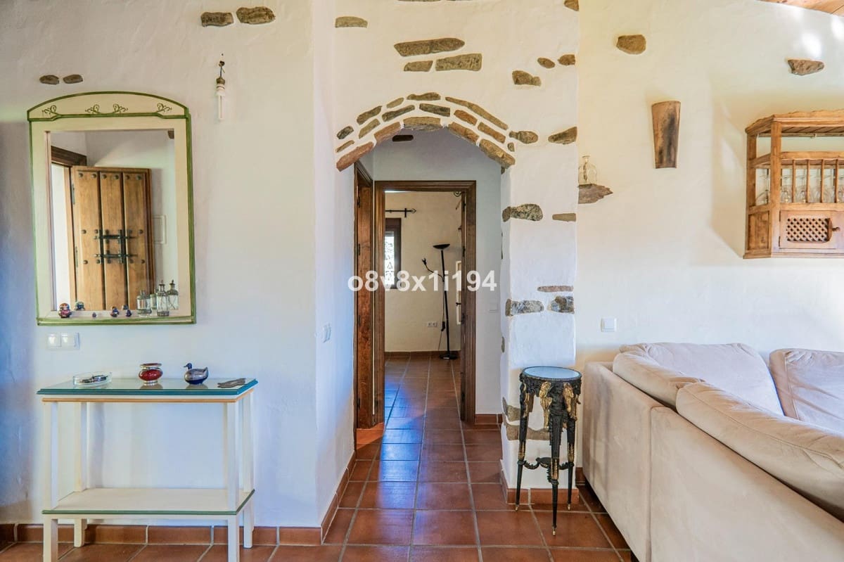 5 bedroom Finca/Country House for sale in Jubrique with pool - € 995,000 (Ref: 10140601)