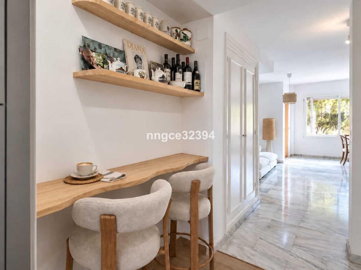 2 soverom Leilighet til salgs i New Golden Mile med svømmebasseng garasje - € 359 000 (Ref: 10140603)