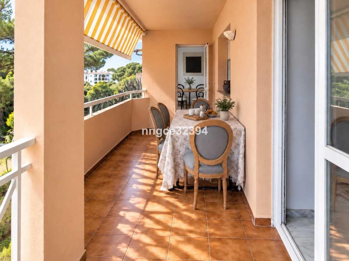2 soverom Leilighet til salgs i New Golden Mile med svømmebasseng garasje - € 359 000 (Ref: 10140603)