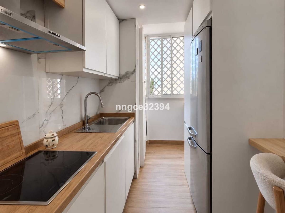 2 soverom Leilighet til salgs i New Golden Mile med svømmebasseng garasje - € 359 000 (Ref: 10140603)