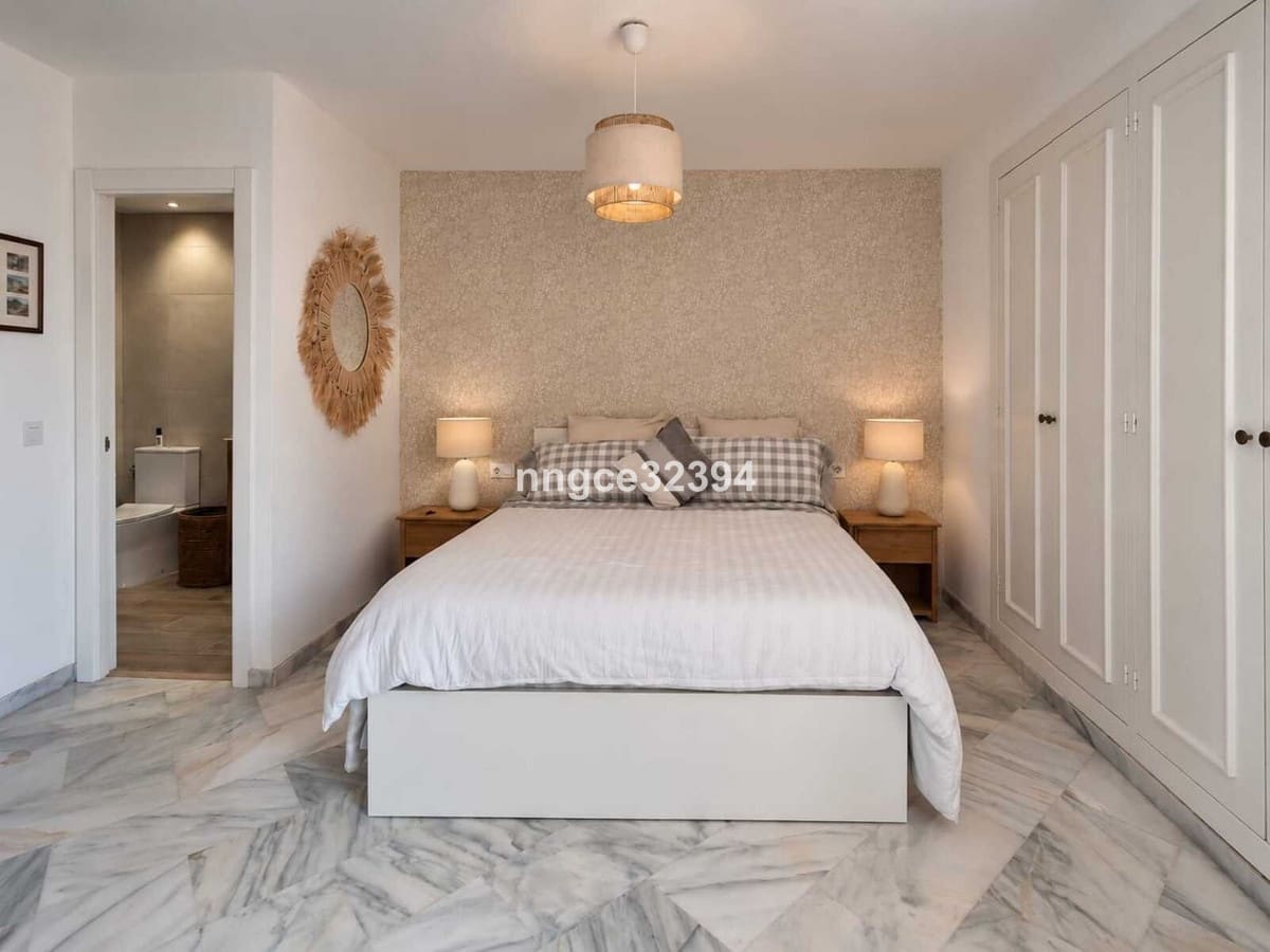 2 soverom Leilighet til salgs i New Golden Mile med svømmebasseng garasje - € 359 000 (Ref: 10140603)
