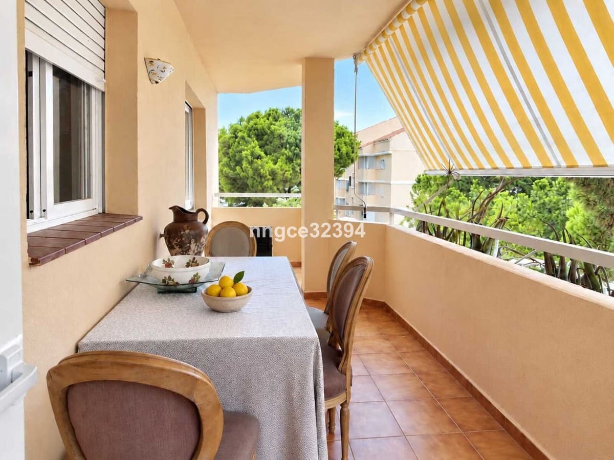2 soverom Leilighet til salgs i New Golden Mile med svømmebasseng garasje - € 359 000 (Ref: 10140603)