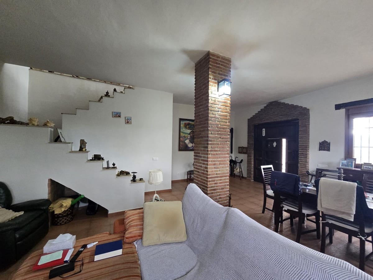 5 slaapkamer Finca/Landhuis te koop in Cartama met garage - € 599.000 (Ref: 10140629)