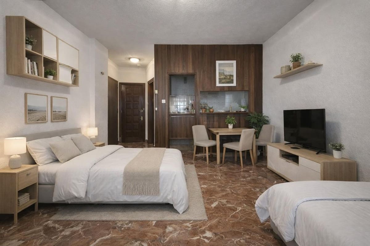 Apartment for sale in Benalmadena Costa with pool - € 170,000 (Ref: 10140635)