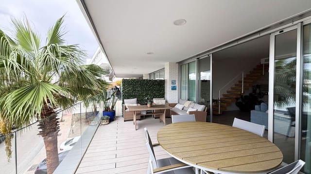 3 chambre Maison de Ville à vendre à Cancelada, Estepona avec piscine garage - 610 000 € (Ref: 10140651)