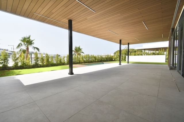 4 soveværelse Lejlighed til salg i Bahía de Marbella, Marbella med swimmingpool garage - € 1.495.000 (Ref: 10140654)