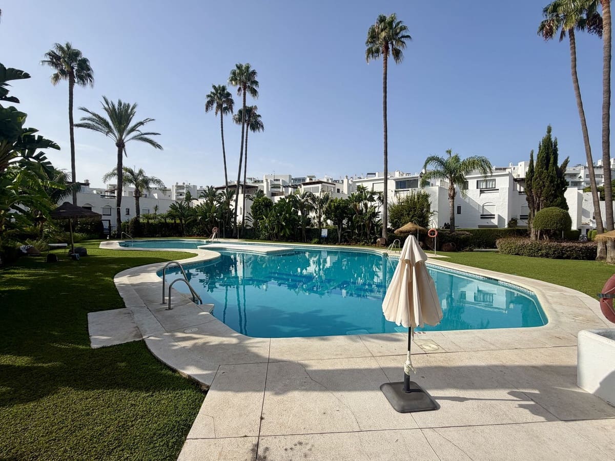 Casa de 3 habitaciones en Guadalmina en venta con piscina garaje - 635.000 € (Ref: 10140663)