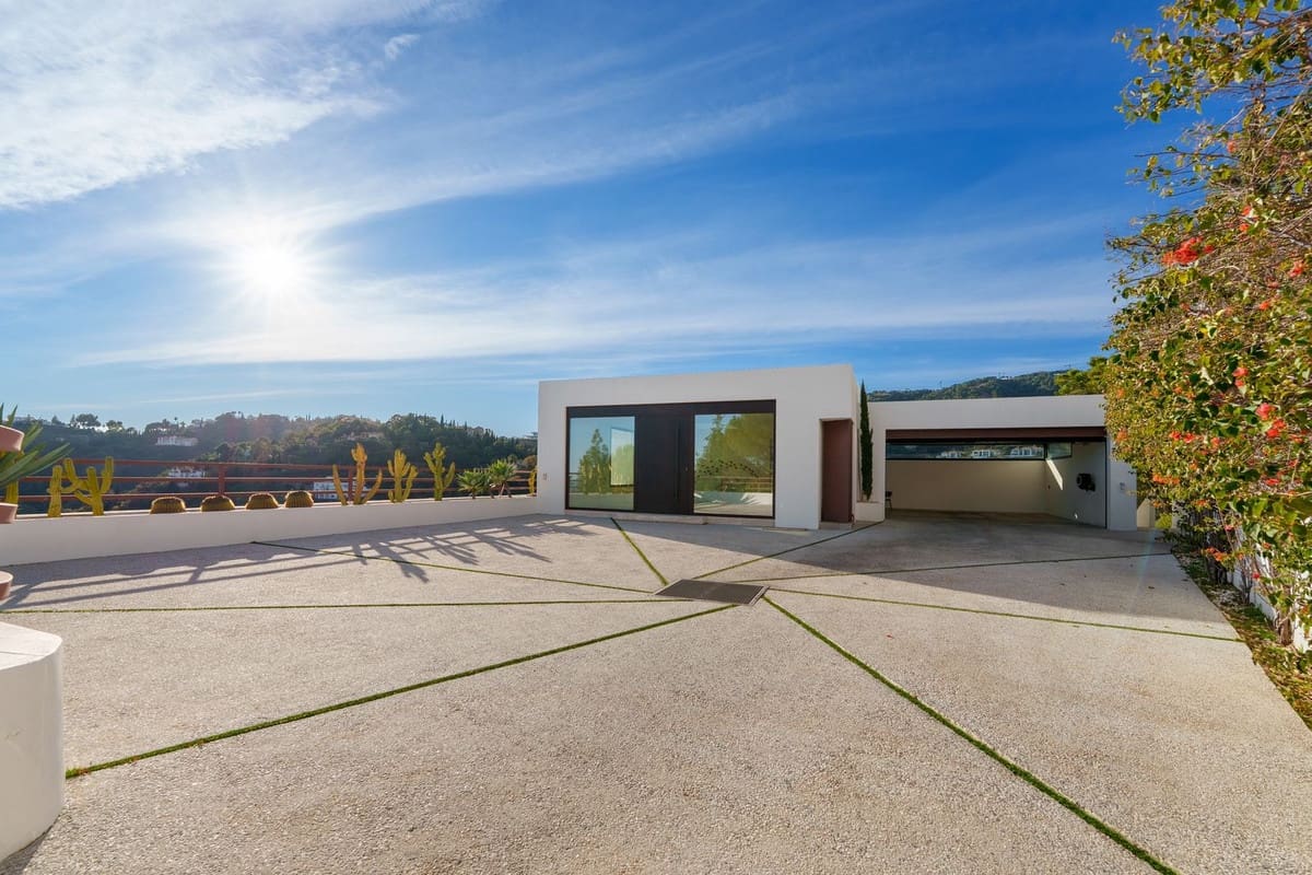 5 soverom Villa til salgs i El Madronal med svømmebasseng garasje - € 8 295 000 (Ref: 10140671)