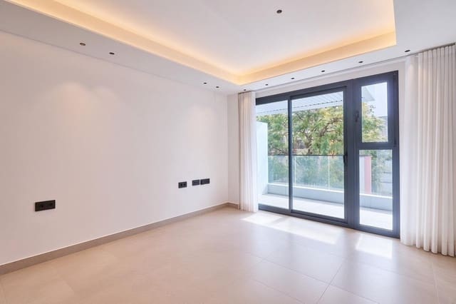 3 soveværelse Lejlighed til salg i Zona Puerto Deportivo, Fuengirola med garage - € 395.000 (Ref: 10140673)
