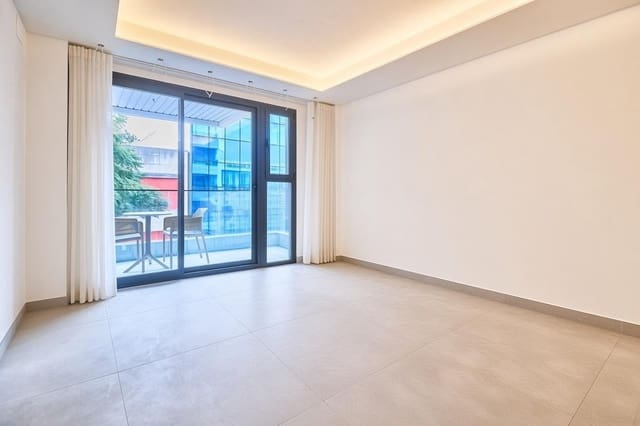 3 soveværelse Lejlighed til salg i Zona Puerto Deportivo, Fuengirola med garage - € 395.000 (Ref: 10140673)