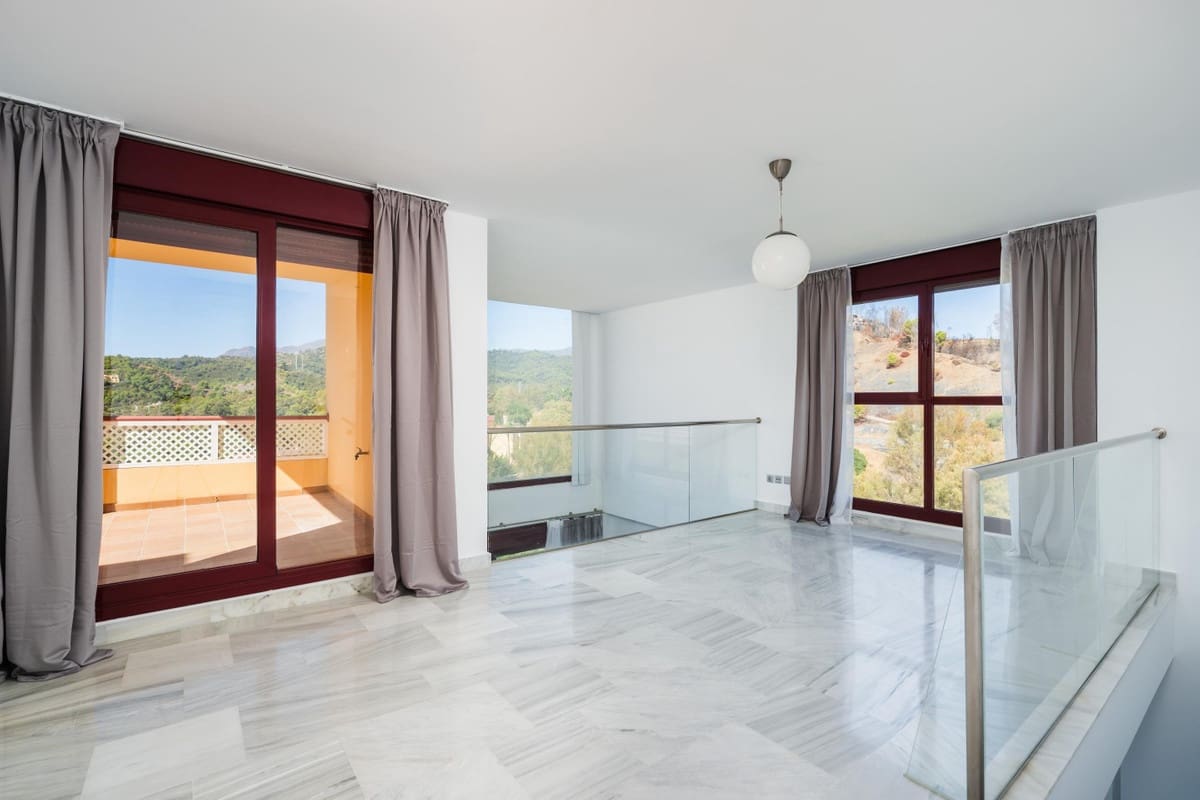 3 sovrum Lägenhet till salu i Benahavis med pool garage - 399 000 € (Ref: 10140676)