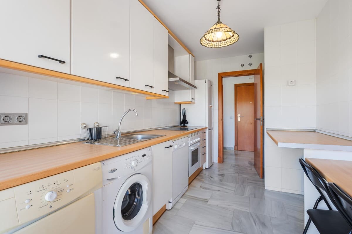 3 sovrum Lägenhet till salu i Benahavis med pool garage - 399 000 € (Ref: 10140676)
