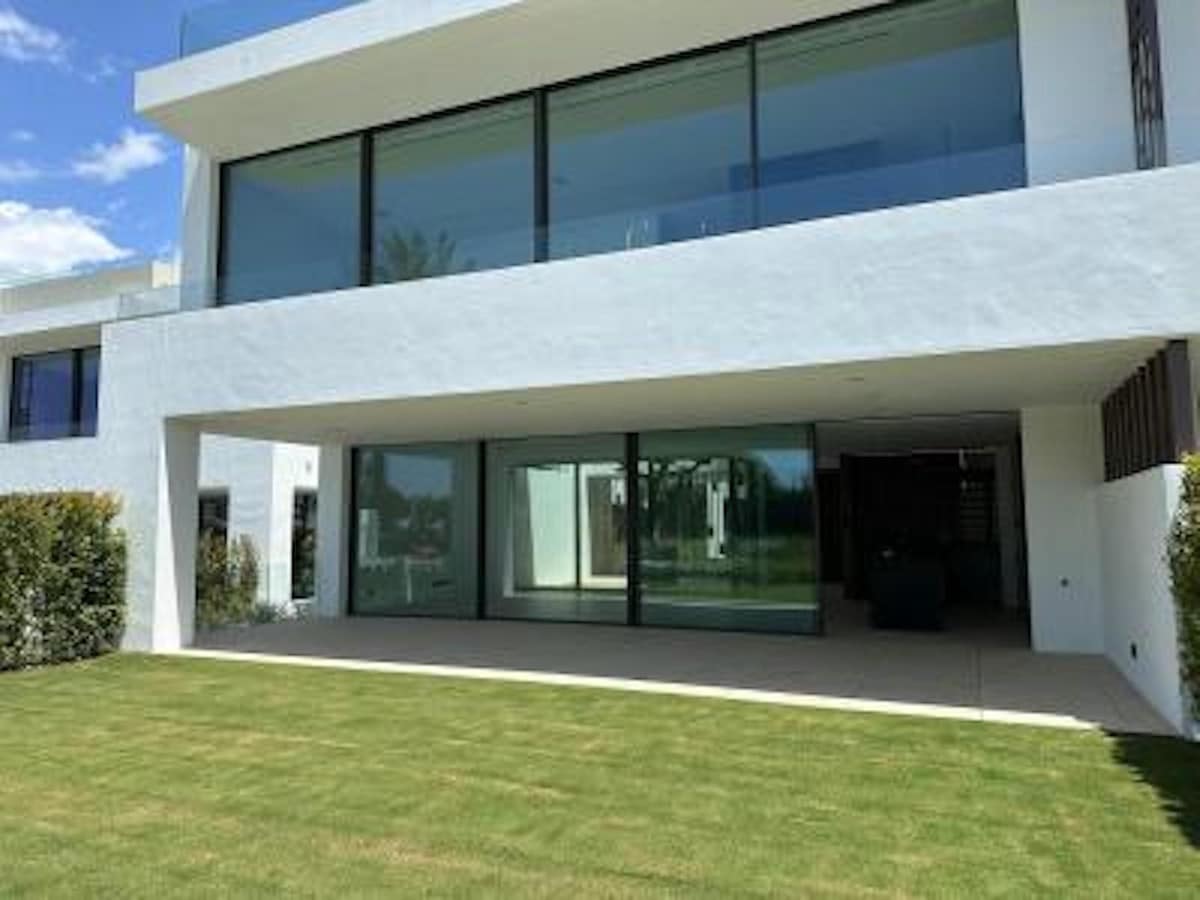 3 makuuhuone Omakotitalo myytävänä paikassa Marbella mukana uima-altaan 
autotalli - 3 750 000 € (Ref: 10140697)