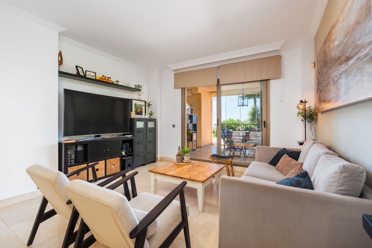 3 sovrum Lägenhet till salu i Benahavis med pool garage - 639 000 € (Ref: 10140710)