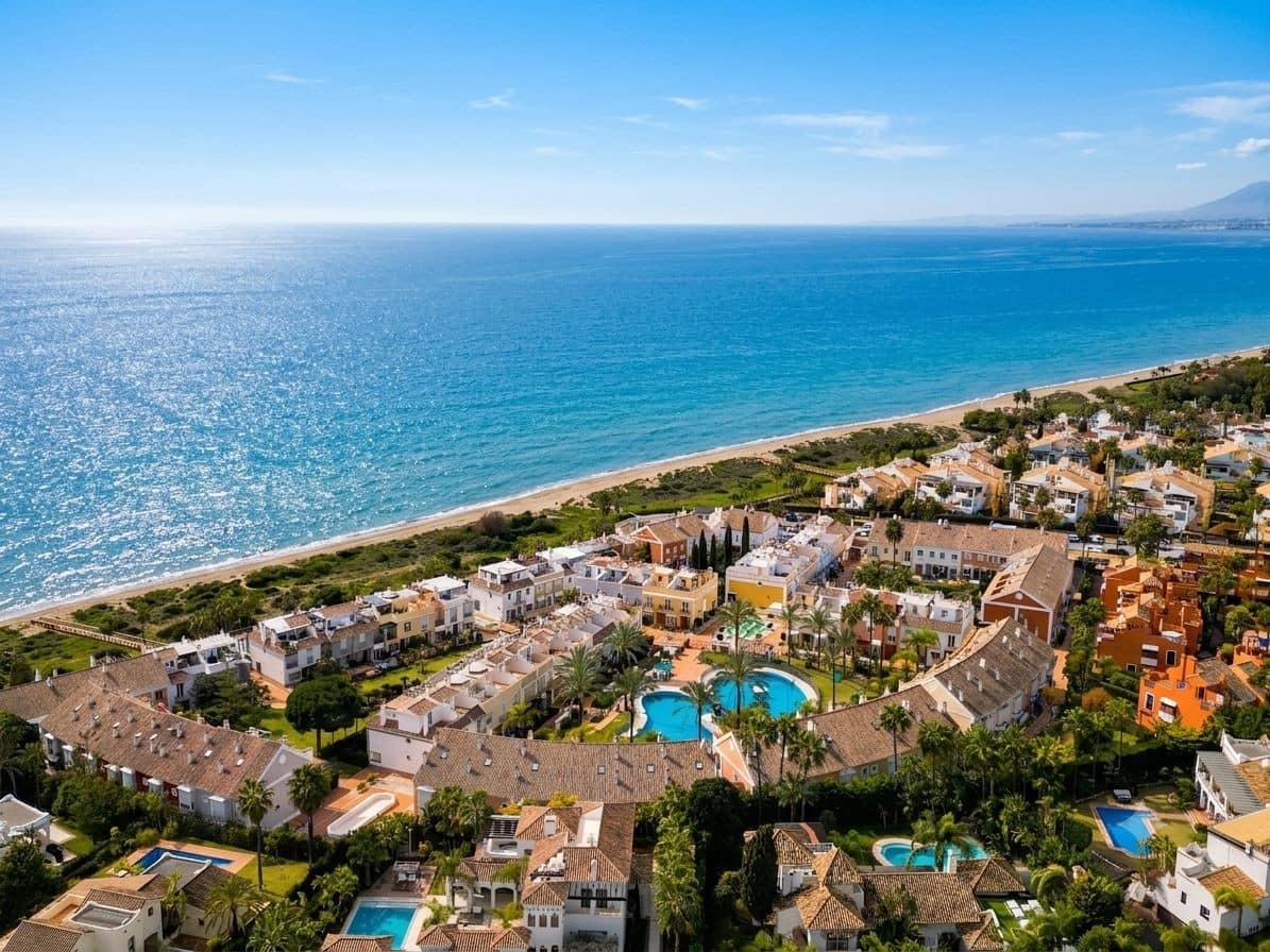 4 soveværelse Byhus til salg i Marbella med swimmingpool garage - € 2.350.000 (Ref: 10140713)