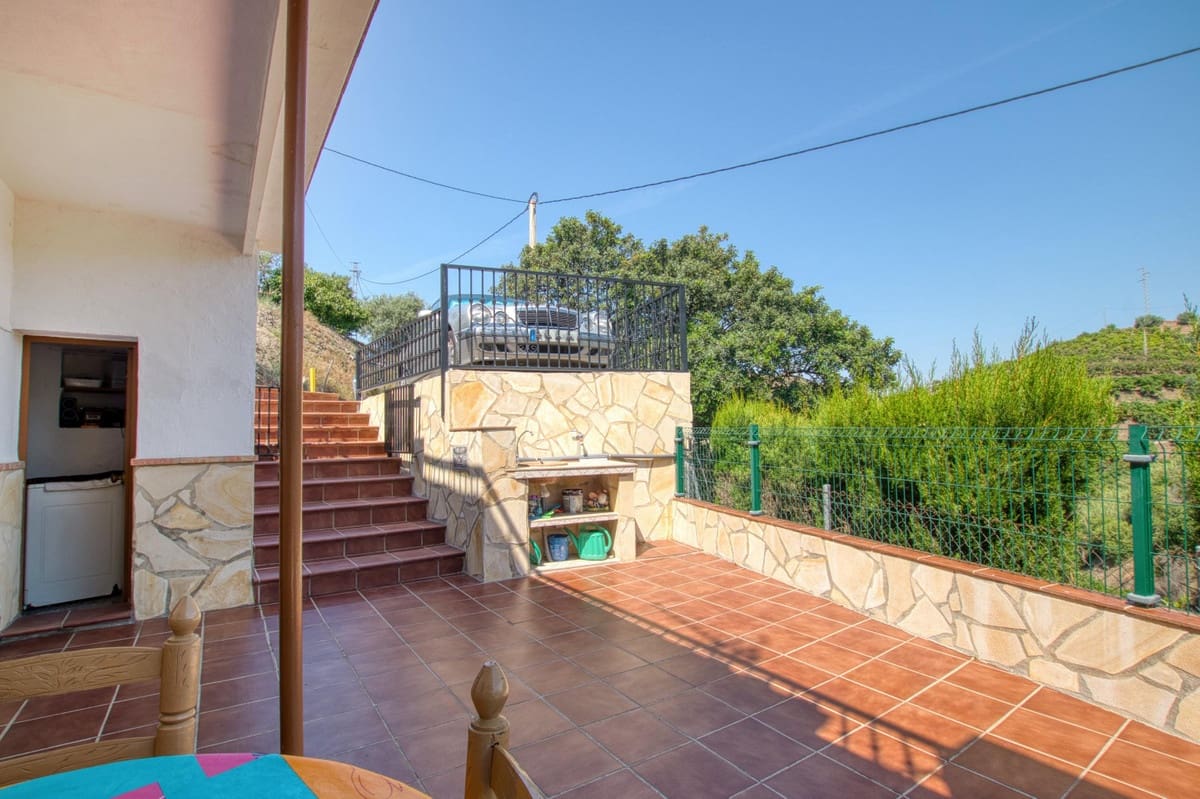 3 soveværelse Villa til salg i Canillas de Aceituno med garage - € 195.000 (Ref: 10140732)