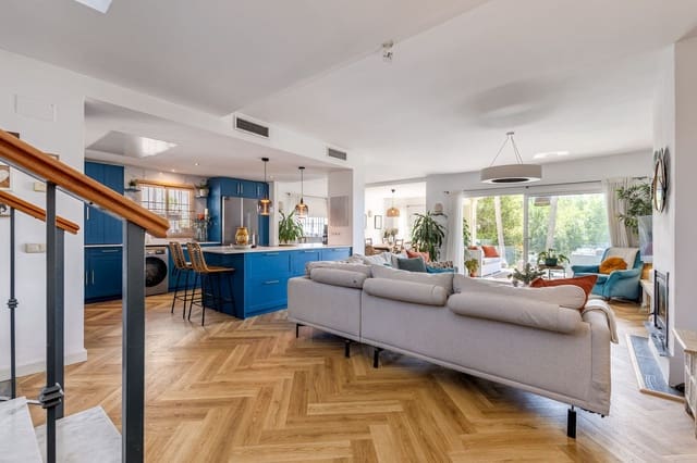 Chalet de 4 habitaciones en Alhaurín el Grande en venta con piscina garaje - 685.000 € (Ref: 10140744)