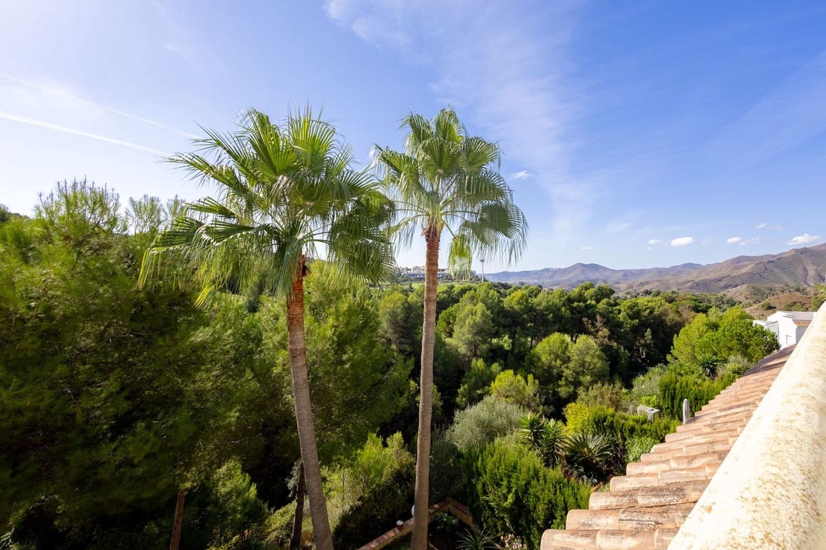 Chalet de 4 habitaciones en Alhaurín el Grande en venta con piscina garaje - 685.000 € (Ref: 10140744)