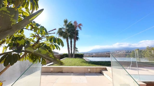 8 soverom Villa til salgs i El Paraiso, Estepona med svømmebasseng garasje - € 3 995 000 (Ref: 10140752)