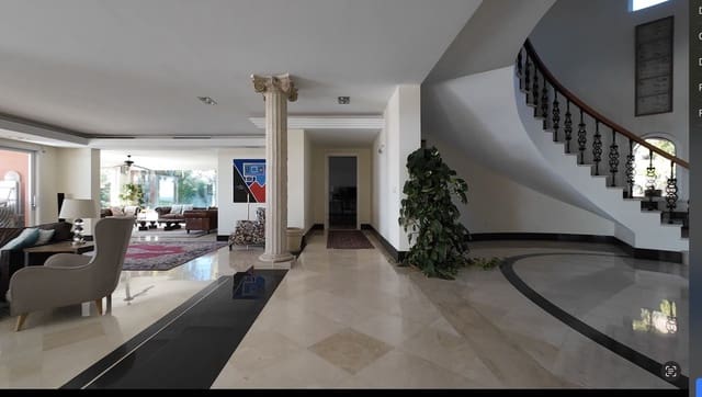 8 soverom Villa til salgs i El Paraiso, Estepona med svømmebasseng garasje - € 3 995 000 (Ref: 10140752)