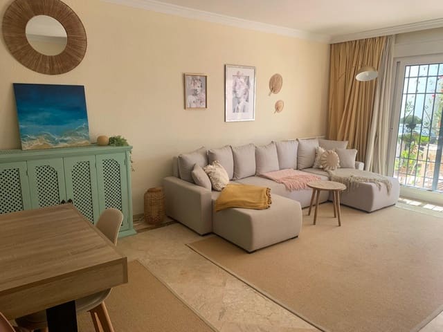 Chalet de 2 habitaciones en Nueva Atalaya, Estepona en venta con piscina - 450.000 € (Ref: 10140765)