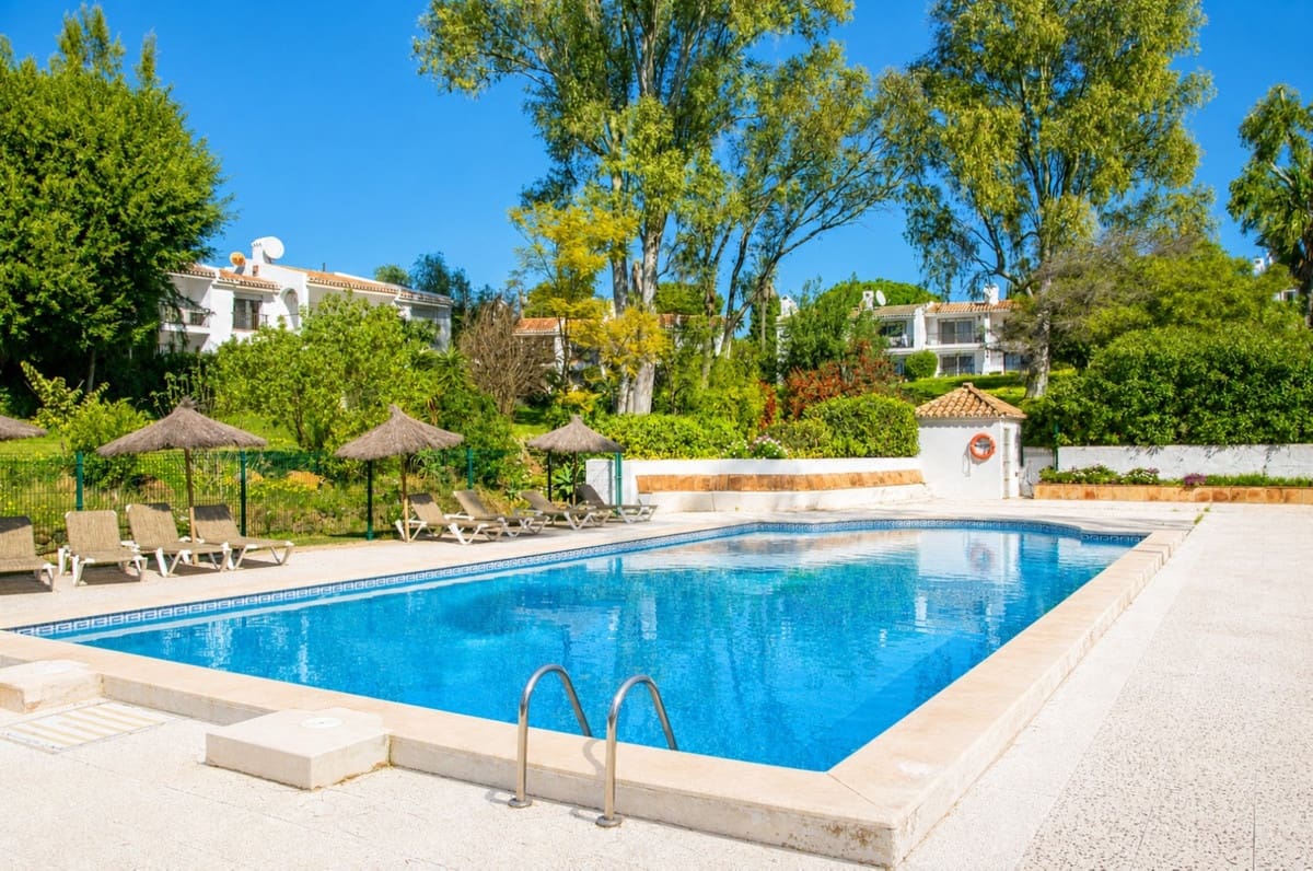 Chalet de 2 habitaciones en New Golden Mile en venta con piscina - 450.000 € (Ref: 10140765)