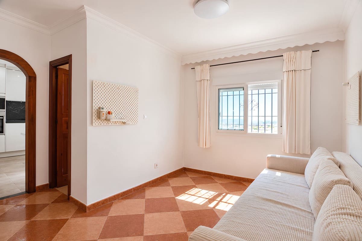 3 soverom Villa til salgs i Fuengirola med garasje - € 598 000 (Ref: 10140766)