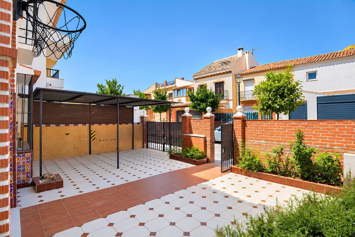 3 soverom Villa til salgs i Fuengirola med garasje - € 598 000 (Ref: 10140766)