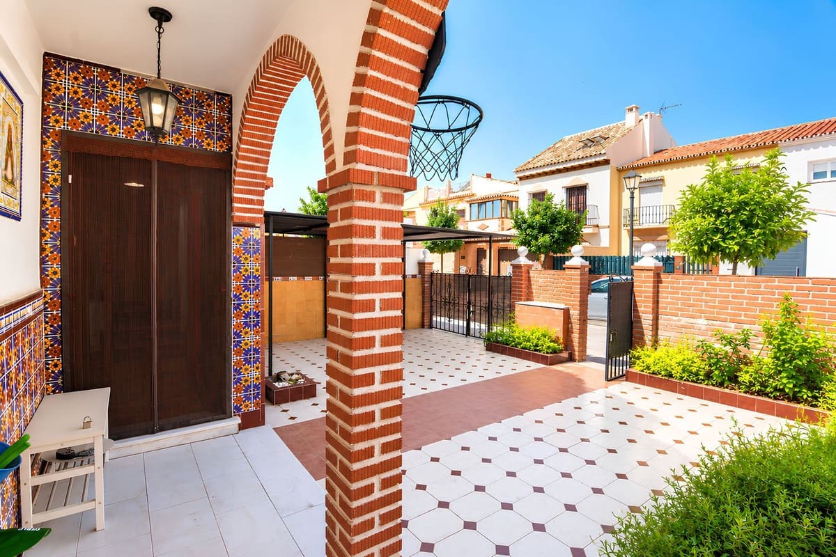 3 soverom Villa til salgs i Fuengirola med garasje - € 598 000 (Ref: 10140766)
