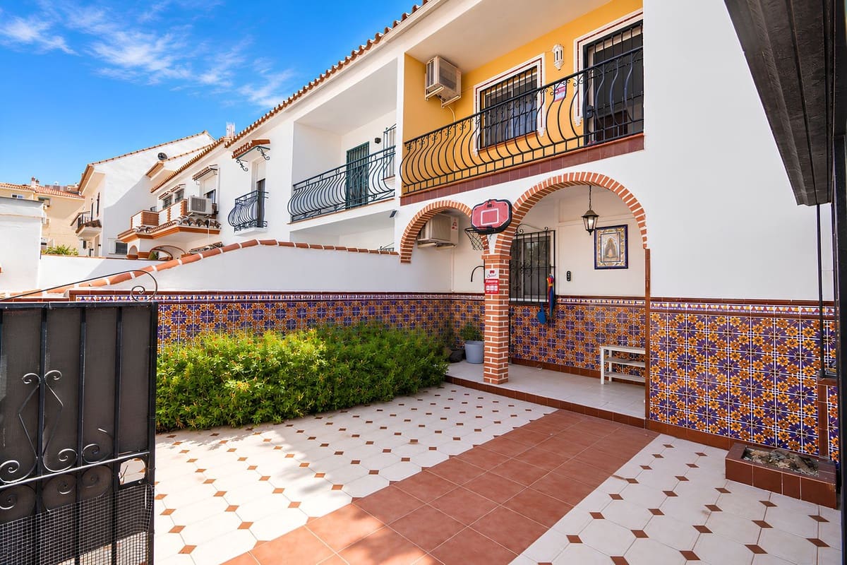 3 soverom Villa til salgs i Fuengirola med garasje - € 598 000 (Ref: 10140766)