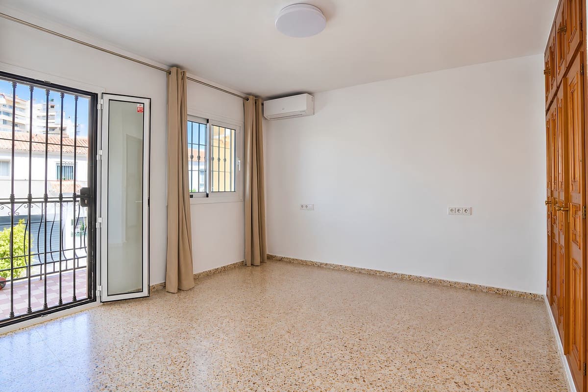 3 soverom Villa til salgs i Fuengirola med garasje - € 598 000 (Ref: 10140766)