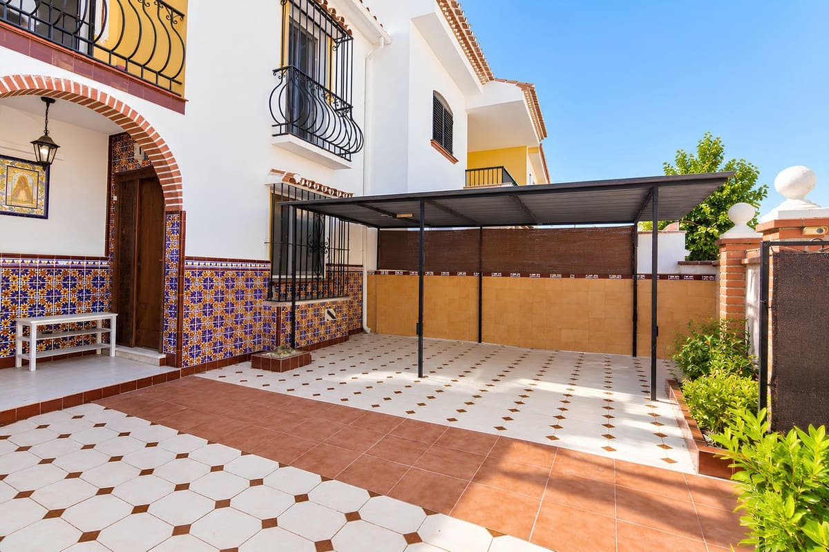 3 soverom Villa til salgs i Fuengirola med garasje - € 598 000 (Ref: 10140766)