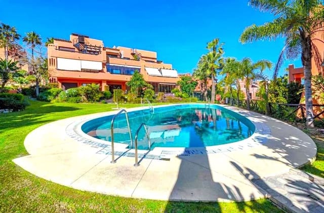 2 slaapkamer Appartement te koop in Buenas Noches, Estepona met zwembad garage - € 445.000 (Ref: 10140787)