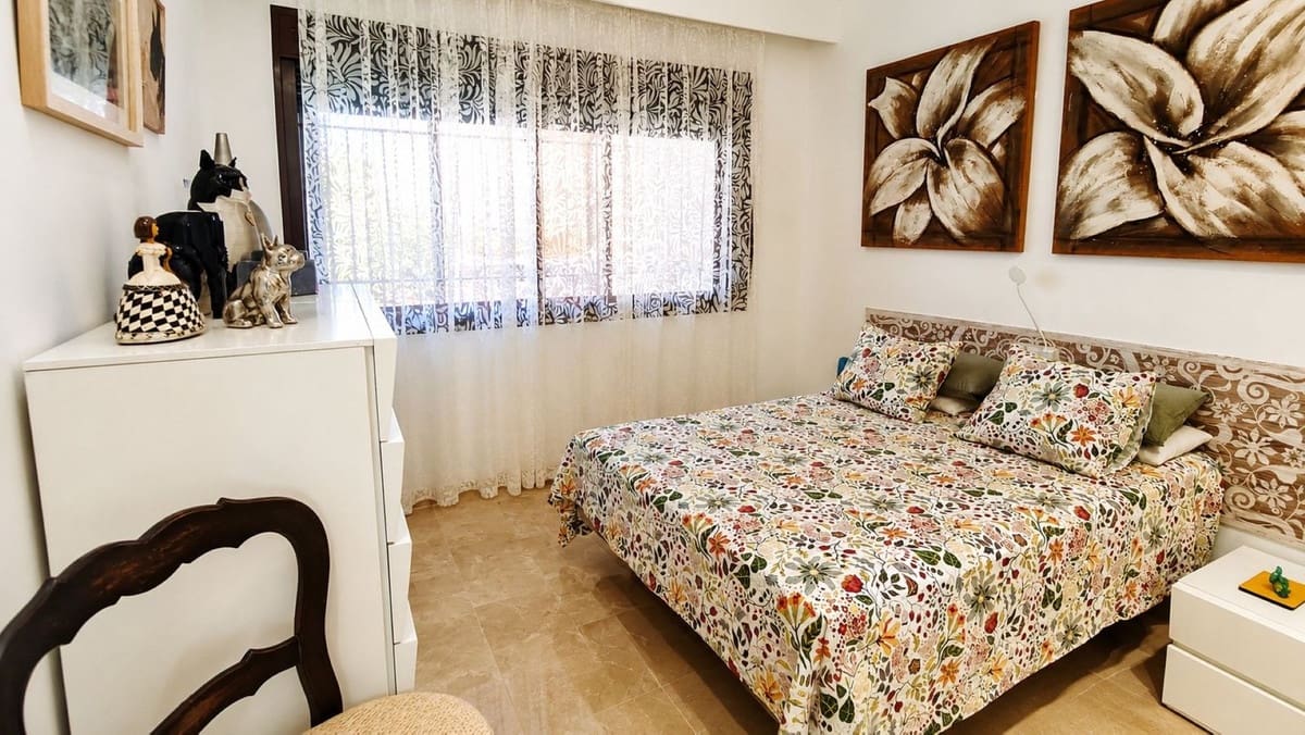 2 slaapkamer Appartement te koop in Buenas Noches met zwembad garage - € 445.000 (Ref: 10140787)