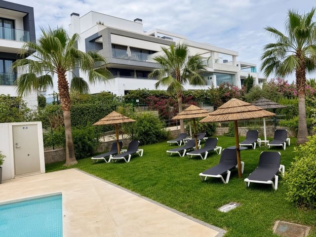 1 bedroom Apartment for sale in El Velerín, Estepona with pool garage - € 415,000 (Ref: 10140797)