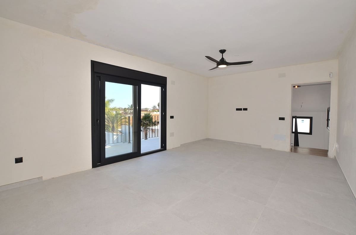 5 bedroom Villa for sale in El Coto with pool garage - € 1,295,000 (Ref: 10140800)