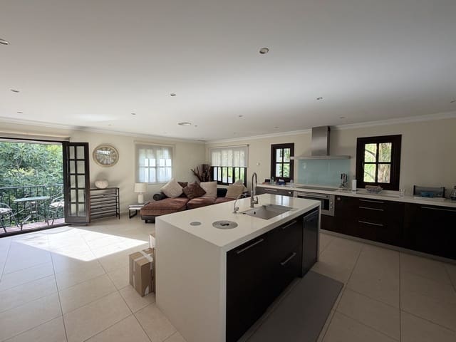 9 sypialnia Willa na sprzedaż w Calahonda, Mijas z basenem garażem - 2 495 000 € (Ref: 10140810)