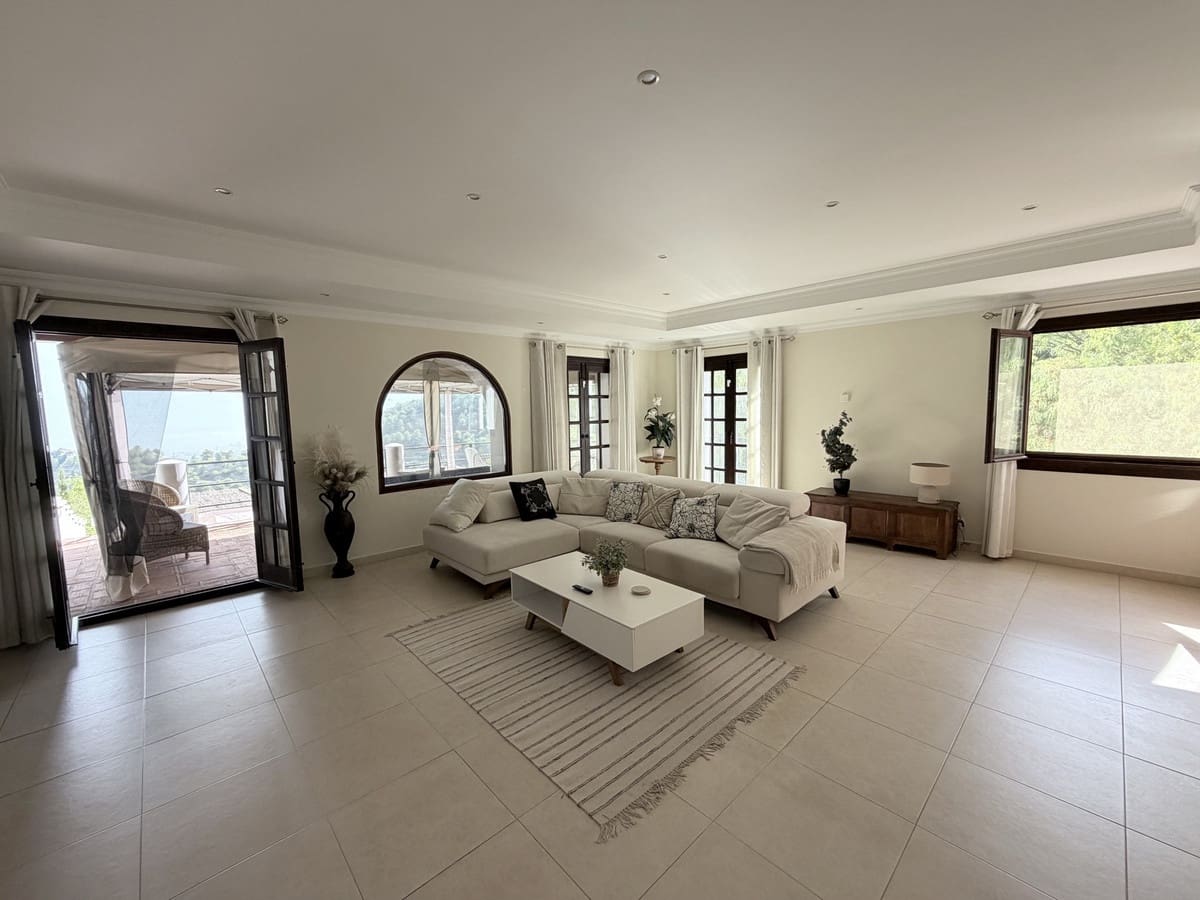 9 sypialnia Willa na sprzedaż w Mijas Costa z basenem garażem - 2 495 000 € (Ref: 10140810)