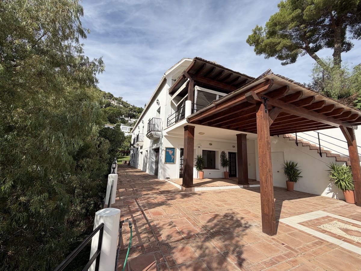 9 sypialnia Willa na sprzedaż w Mijas Costa z basenem garażem - 2 495 000 € (Ref: 10140810)