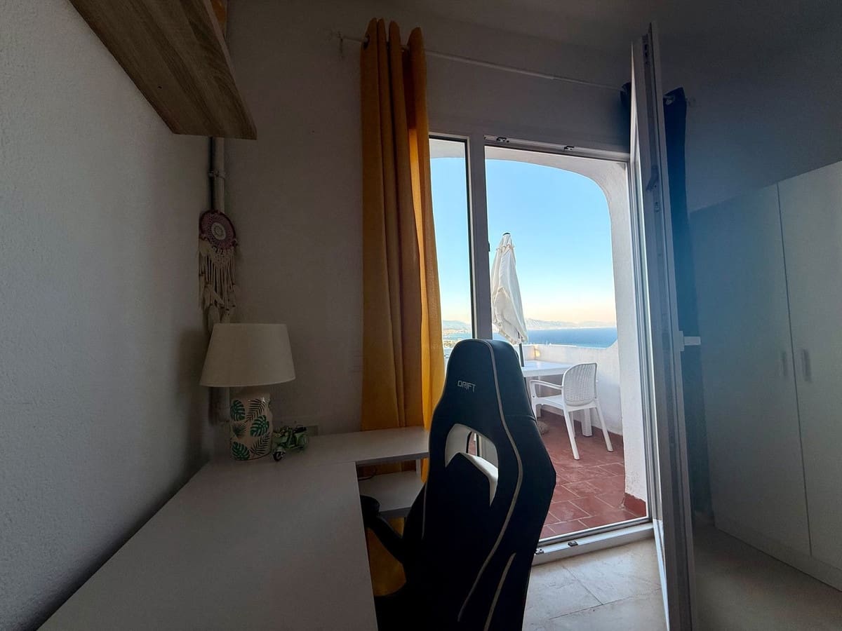 Lejlighed til salg i Manilva med swimmingpool - € 160.000 (Ref: 10140813)