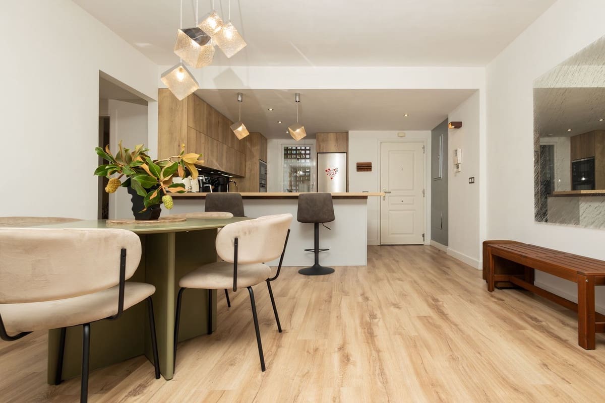 Apartamento de 2 habitaciones en El Paraiso en venta con piscina garaje - 495.000 € (Ref: 10140828)