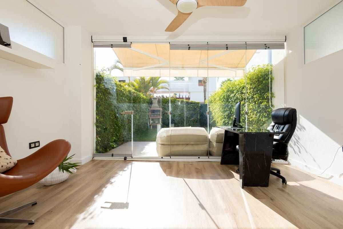 Apartamento de 2 habitaciones en El Paraiso en venta con piscina garaje - 495.000 € (Ref: 10140828)