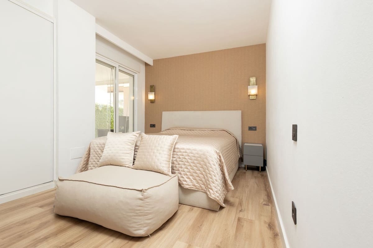 Apartamento de 2 habitaciones en El Paraiso en venta con piscina garaje - 495.000 € (Ref: 10140828)