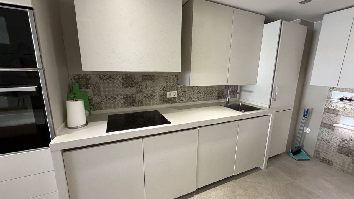 3 soverom Leilighet til salgs i Guadalmina med svømmebasseng garasje - € 498 000 (Ref: 10140831)