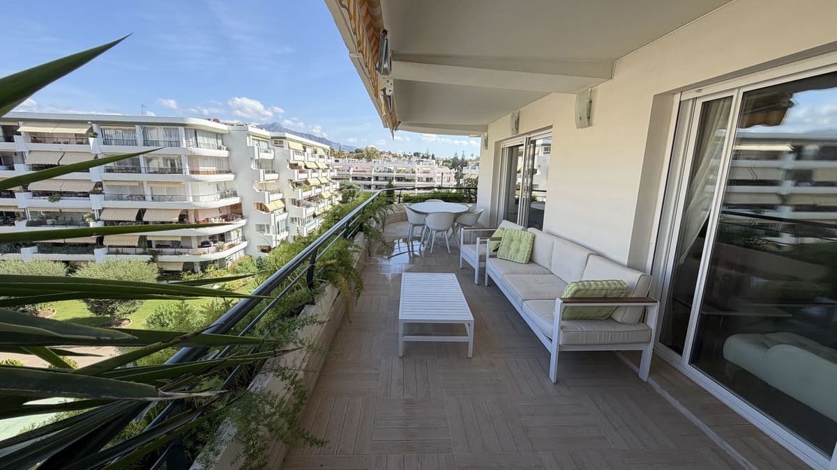 3 soverom Leilighet til salgs i Guadalmina med svømmebasseng garasje - € 498 000 (Ref: 10140831)