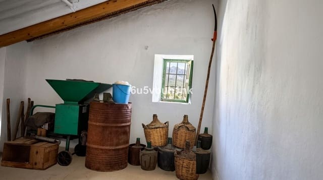 5 slaapkamer Finca/Landhuis te koop in Alora - € 170.000 (Ref: 10140899)