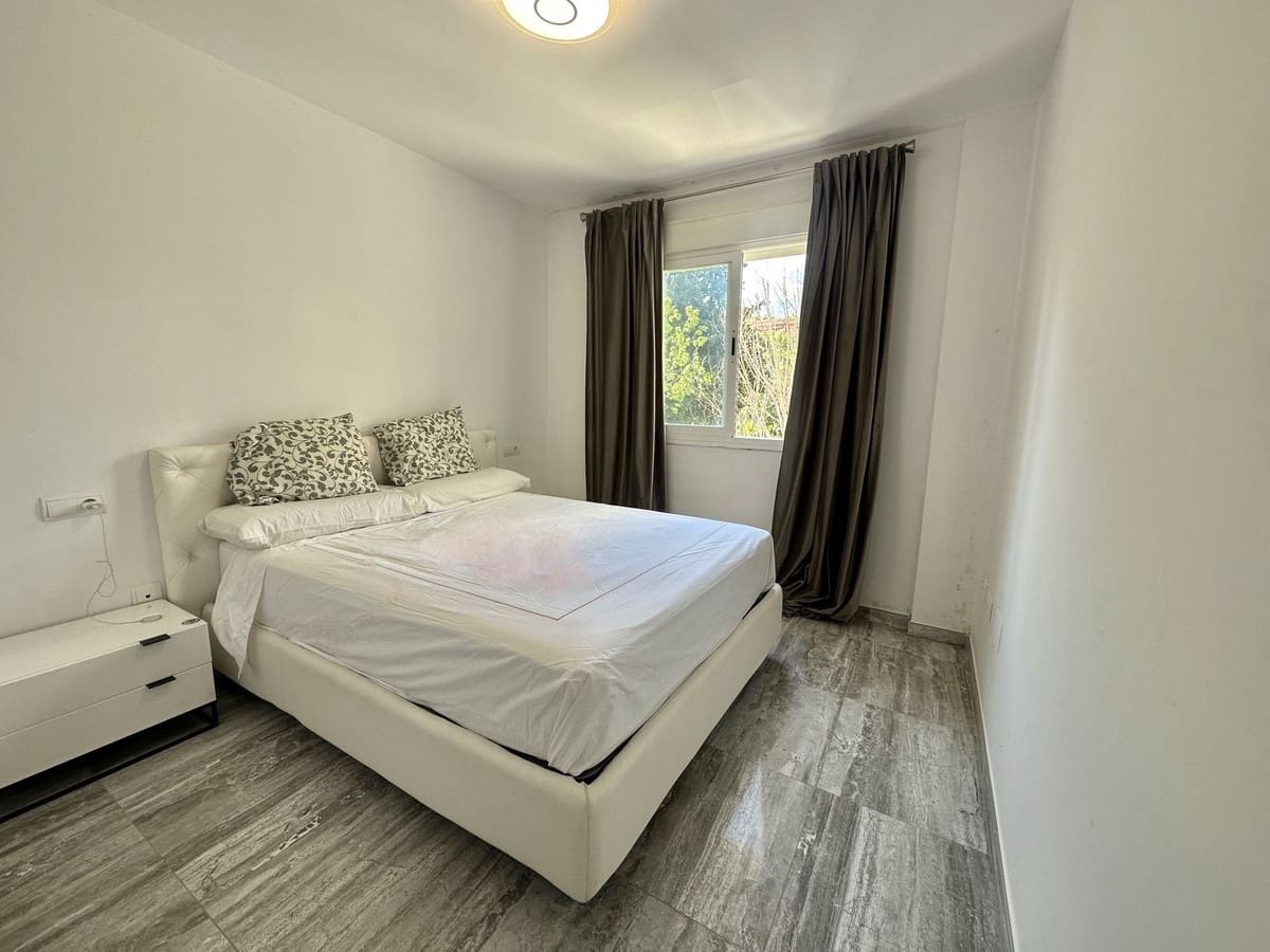 1 soverom Leilighet til salgs i Marbella med svømmebasseng garasje - € 390 000 (Ref: 10140903)